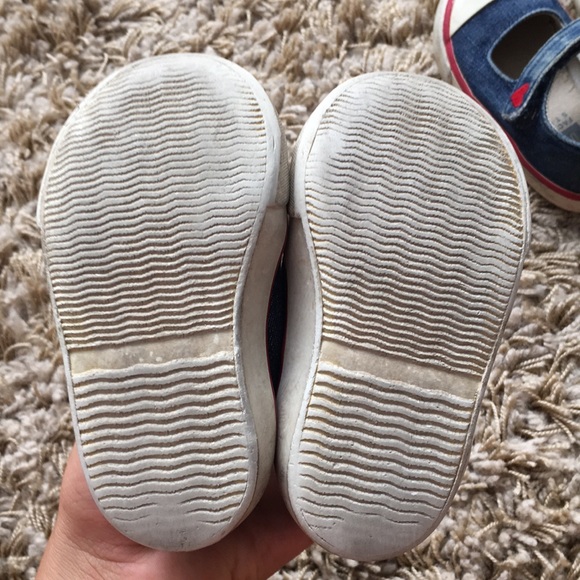 •2 Pairs of Baby Gap Velcro Shoes• - Picture 2 of 5